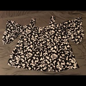 torrid Tops - Torrid Size 2(X) butterfly cold shoulder blouse torrid Tops - Torrid Size 2(X) butterfly cold shoulder blouse